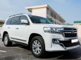 Toyota Land Cruiser 2017 - Trắng, nội thất đen