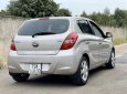 Hyundai i20 2011 - Màu bạc số tự động