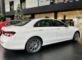 Mercedes-Benz E300 2022 - Xe đã ra biển nhưng chưa lăn bánh