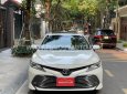 Toyota Camry 2019 - Màu trắng, nhập khẩu nguyên chiếc
