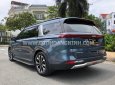 Kia Carnival 2021 - Biển thành phố