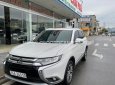 Mitsubishi Outlander 2018 - Màu trắng số tự động