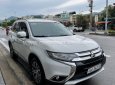 Mitsubishi Outlander 2018 - Màu trắng số tự động