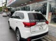 Mitsubishi Outlander 2018 - Màu trắng số tự động