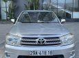 Toyota Fortuner 2011 - Màu bạc, xe nhập