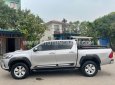 Toyota Hilux 2015 - Màu bạc, xe nhập