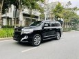 Toyota Land Cruiser 2016 - Màu đen, xe nhập