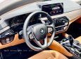 BMW 520i 2022 - Nhân dịp đầu năm, xe đủ màu, giao ngay, tiền mặt + full phụ kiện, LH: Em Thuỳ Dương để nhận ưu đãi