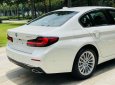 BMW 520i 2022 - Nhân dịp đầu năm, xe đủ màu, giao ngay, tiền mặt + full phụ kiện, LH: Em Thuỳ Dương để nhận ưu đãi