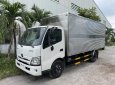 Hino XZU 2022 - Xe tải 3.5 tấn thùng kín 5.2m