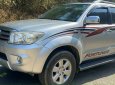 Toyota Fortuner 2010 - Màu bạc số tự động