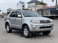 Toyota Fortuner 2010 - Màu bạc số tự động