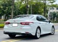 Toyota Camry 2019 - Xe màu trắng, nhập khẩu