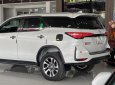 Toyota Fortuner 2022 - Màu trắng