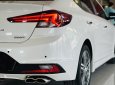 Hyundai Elantra 2022 - Màu trắng, 650tr