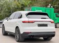 Porsche Cayenne 2018 - Bán xe màu trắng