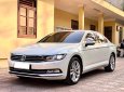 Volkswagen Passat 2017 - Màu trắng, nhập khẩu