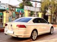 Volkswagen Passat 2017 - Màu trắng, nhập khẩu