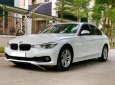 BMW 320i 2016 - Đăng ký lần đầu 2016, nhập khẩu nguyên chiếc, giá chỉ 699tr