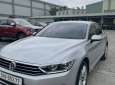 Volkswagen Passat 2021 - Gia đình ít đi đến nên cần bán xe ôtô 5 chỗ, chạy lướt, xe mới Cavet đăng ký lần đầu 15/12/2021