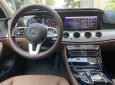 Mercedes-Benz E180 2020 - Xe màu đỏ