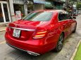 Mercedes-Benz E180 2020 - Xe màu đỏ