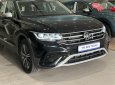 Volkswagen Tiguan 2023 - Màu đen Pearlescent huyền bí lịch lãm - Kiểu mới trẻ trung - Khuyến mãi tháng 6/2023 10% trước bạ