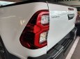 Toyota Hilux 2023 - Màu trắng giao ngay