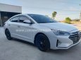 Hyundai Elantra 2019 - Màu trắng, số sàn