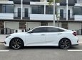 Honda Civic 2019 - Màu trắng, giá chỉ 645 triệu