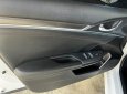 Honda Civic 2019 - Màu trắng, giá chỉ 645 triệu