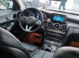 Mercedes-Benz C180 2020 - Màu trắng, nội thất đen
