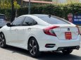 Honda Civic 2017 - Nước sơn zin còn nhiều