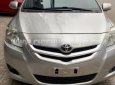 Toyota Vios 2010 - Xe màu bạc số tự động