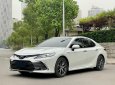 Toyota Camry 2022 - Màu trắng, nhập khẩu