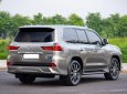 Lexus LX 570 2017 - Màu bạc, 7 chỗ, xe đẹp xuất sắc