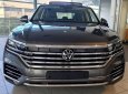 Volkswagen Touareg 2023 - Màu xám, nội thất đen, 1 xe giao ngay trong tháng 6/2023, liên hệ Ms Minh Thư giao xe toàn quốc