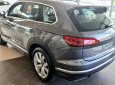 Volkswagen Touareg 2023 - Màu xám, nội thất đen, 1 xe giao ngay trong tháng 6/2023, liên hệ Ms Minh Thư giao xe toàn quốc