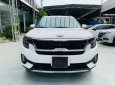 Kia Seltos 2021 - Xe màu trắng, nội thất kem