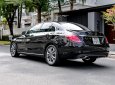 Mercedes-Benz C200 2018 - Màu đen, nội thất đen