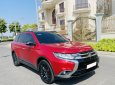 Mitsubishi Outlander 2019 - Màu đỏ, nội thất đen