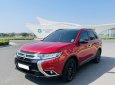 Mitsubishi Outlander 2019 - Màu đỏ, nội thất đen