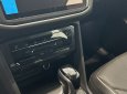 Volkswagen Tiguan 2022 - Bán Tiguan Volkswagen Facelift bản cao cấp model mới 2023 nội thất đen giá tốt