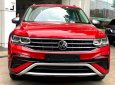 Volkswagen Tiguan 2023 - Nhập khẩu Mỹ, màu đỏ cực đẹp, sang trọng, ưu đãi lên đến hàng trăm triệu tiền mặt, cam kết tốt nhất giá thị trường