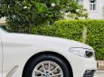 BMW 520i 2019 - Bán bmw 520i trắng kem model 2019 siêu lướt