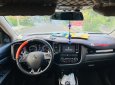 Mitsubishi Outlander 2018 - Chính chủ cần bán xe 7 chỗ Mitsubishi Outlander 2018 tại Ba Tri - Bến Tre - Giá 640 triệu.