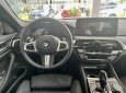 BMW 530i 2022 - mới 100%, giảm tiền măt, tặng bảo hiểm, chỉ cần 550tr nhận xe với lái suất 0,69%/tháng