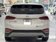 Hyundai Santa Fe 2020 - Em bán Hyundai Santafe máy xăng 2.4 bản cao cấp. Xe đăng ký 1 chủ từ mới đi hơn 5 vạn xíu cam kết km nguyên zin, lịch sử