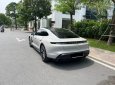 Porsche Taycan 2021 - Màu trắng, nội thất đỏ