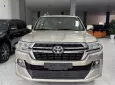 Toyota Land Cruiser 4.6 V8 2016 - Bán Toyota Land Cruiser 4.6 V8 2016, màu vàng cát cực đẹp.